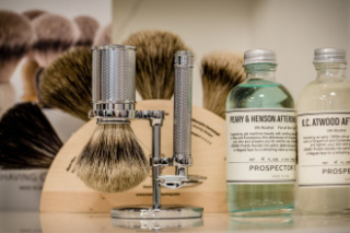 Diverse scheerproducten die direct in bij de kapper te koop zijn